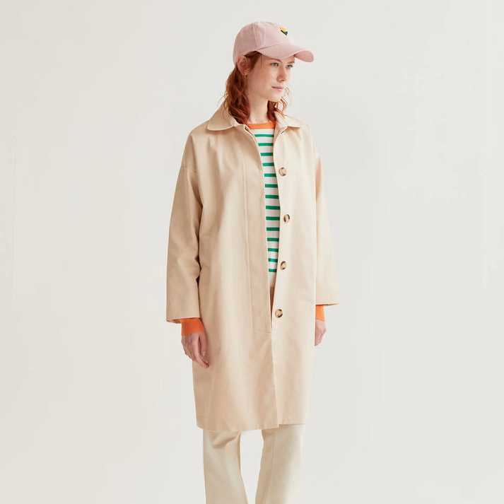 Gabardina Compañía Fantástica con print de Tulipán