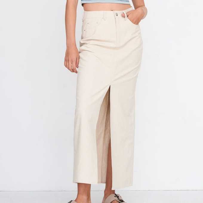 Falda 24Colours Beige Abertura Delantra