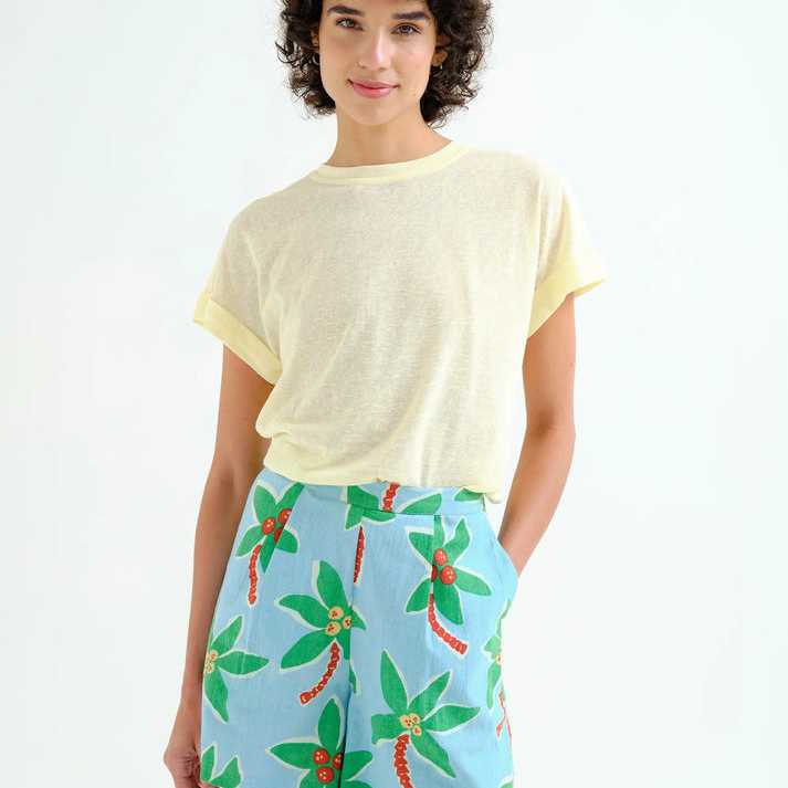 Camiseta Compañía Fantástica básica amarillo