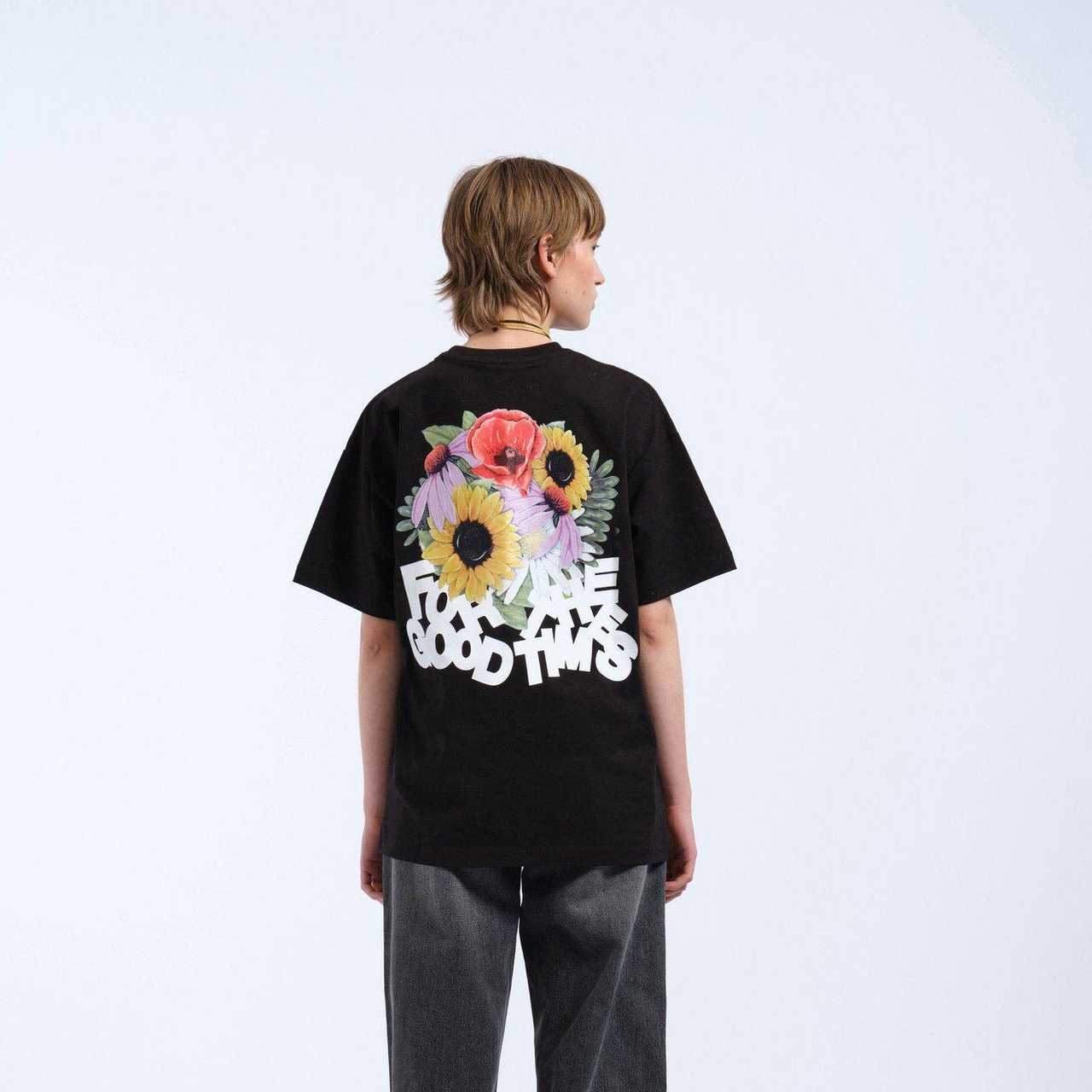 Camiseta DrDenim Trooper Tee Black Flower