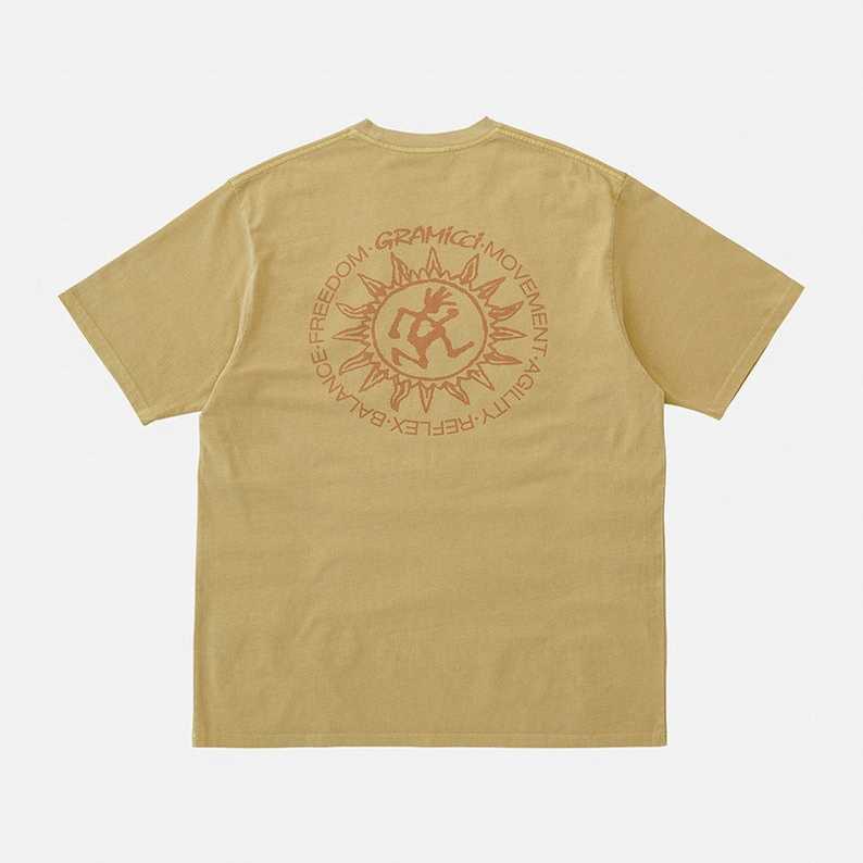 Camiseta Gramicci Sun Mustard Pigment