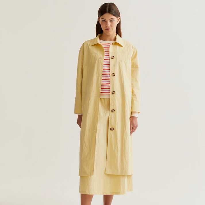 Gabardina Compañía Fantástica amarillo claro