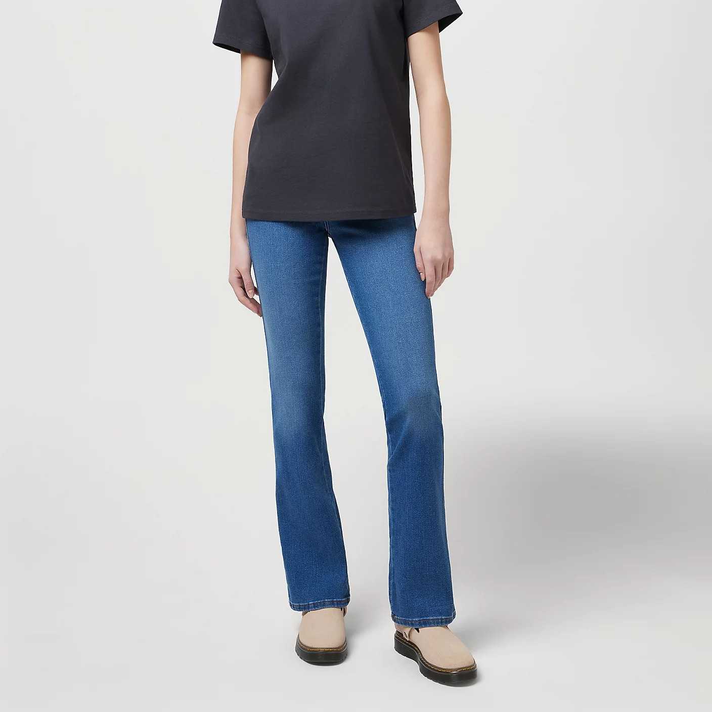 Pantalón Wrangler Bootcut Camellia
