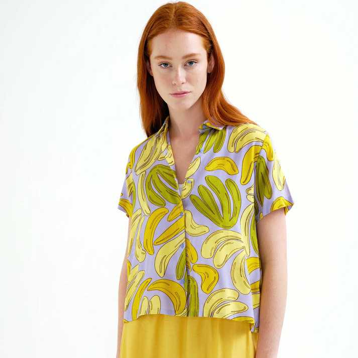 Camisa Compañía Fantástica estampado Guineo