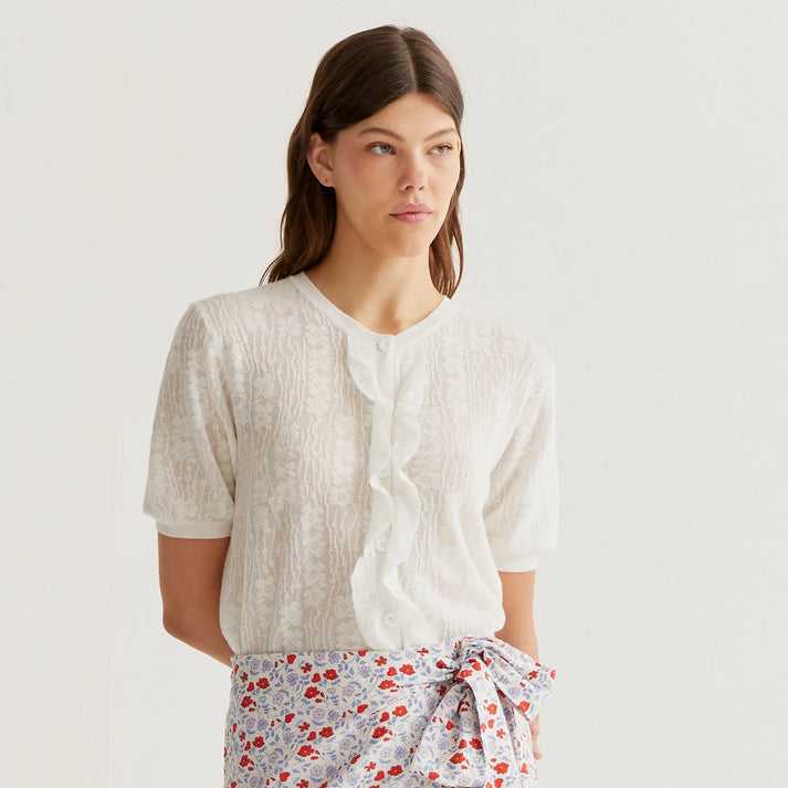 Cárdigan Compañía Fantástica punto floral blanco con volantes