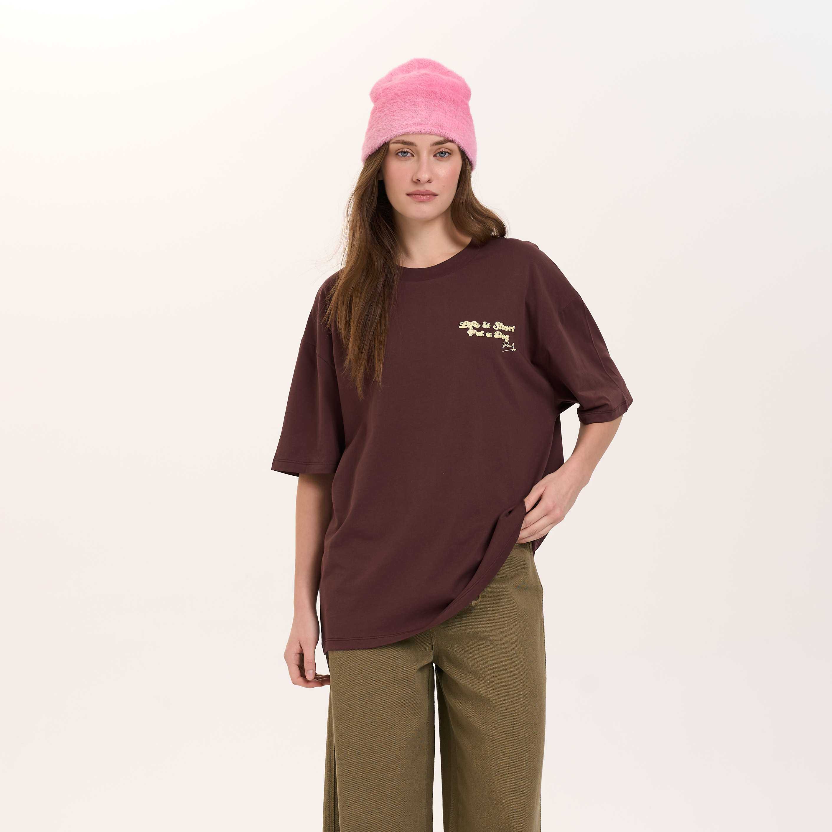 Camiseta 24Colours Life Is Short Brown