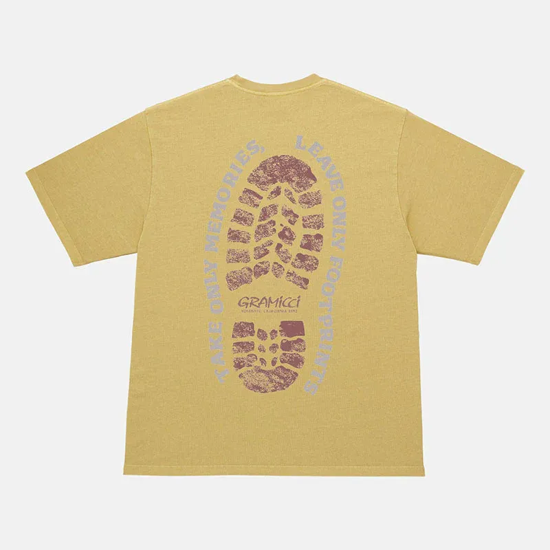 Camiseta Gramicci Footprints Pigment Dyed Sulphur